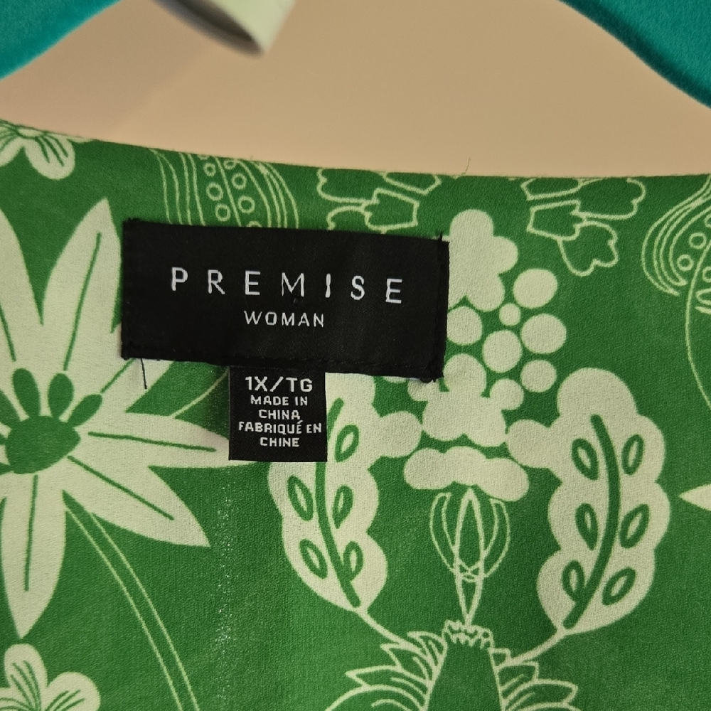 Premise Green and White Floral Top - Picture 2 of 5